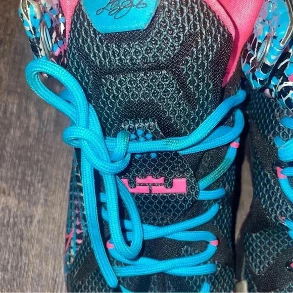 LEBRON XLL size 11 - Picture 10 of 15